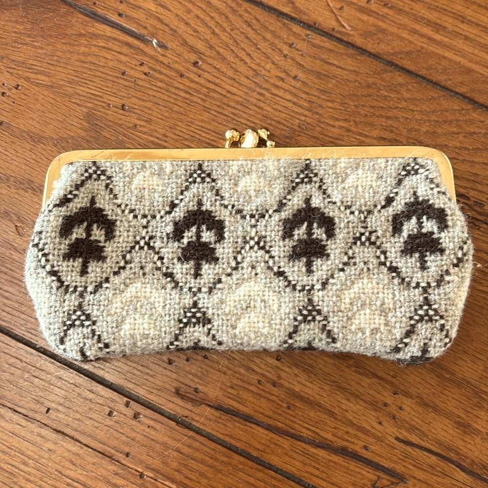 Melin Wlan Brynkir Woolen Mill Made in Wales Vintage Tulip Pattern Coin Purse